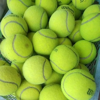 1 quả banh tenis