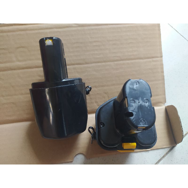 Pin Hitachi 12v đứng được đóng mới 6 cell lishen dung lượng 4000mah