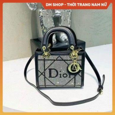 Túi xách đeo chéo dir//o vuông đính đá da bóng màu đen , Túi sách nữ đeo cai cầm tay thời trang cao cấp Dm Shop