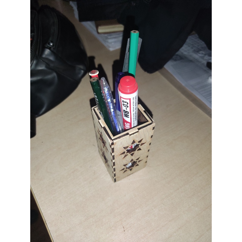 Hộp bút gỗ để bàn