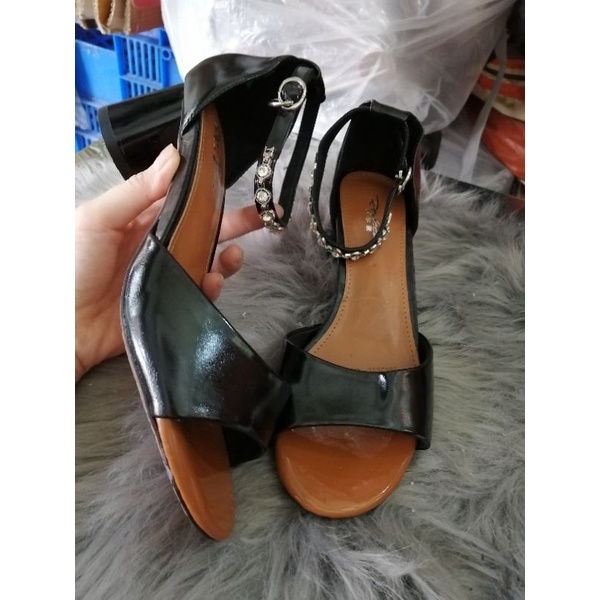 Xả kho nhiều mẫu giày cao gót lẻ size như hình size 39, 40