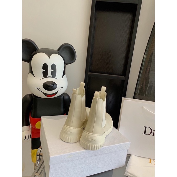 Giày bốt nữ phong cách cá tính siêu hot 2022 Dior CD cap cấp