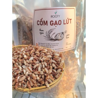 Cốm gạo lứt sấy rooty, thơm ngon - giòn rụm.