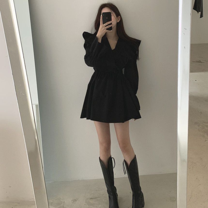 Đầm Tay Loe Ngắn Cổ Chữ V Phối Bèo Xinh Xắn Thời Trang Theo Phong Cách Hàn Quốc