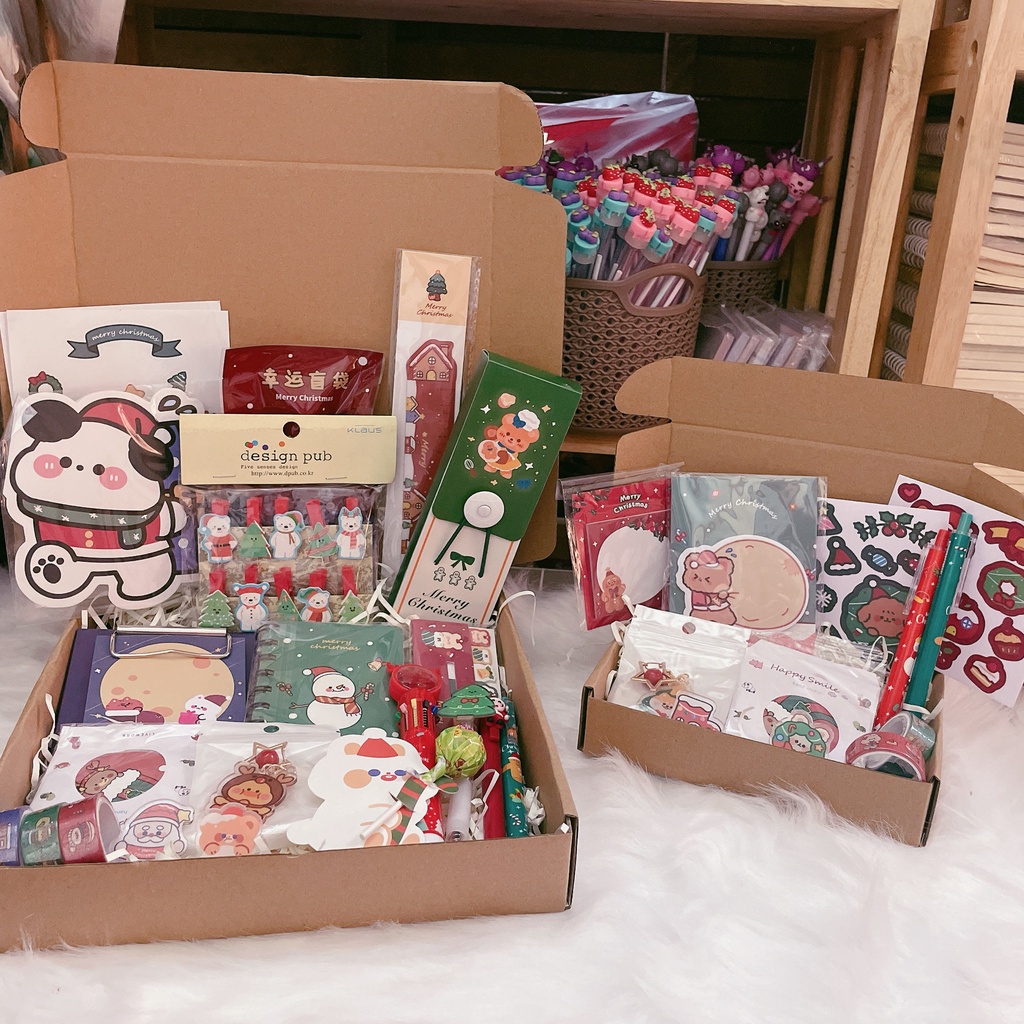 Hộp quà tặng Noel, Hộp Bilnd box hottrend siêu nhiều món, giá rẻ xinh xắn - TamaChan