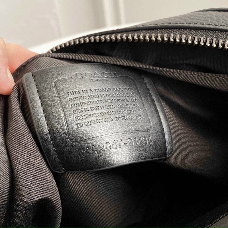 Túi Đeo Chéo Coach West Camera