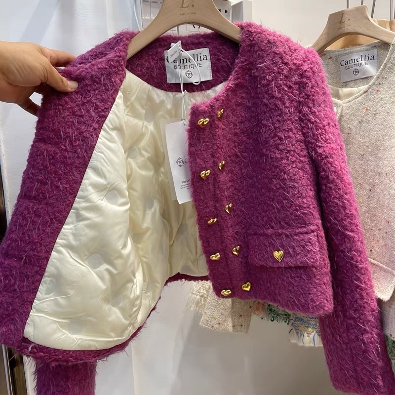 Áo khoác dạ lông cừu cúc tim vàng