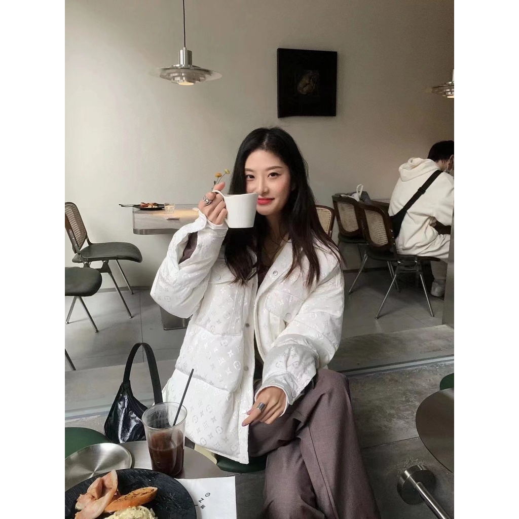 Áo khoác phao Unisex vải jacquard màu trắng in vân chìm Louis Vuitton LV cao cấp