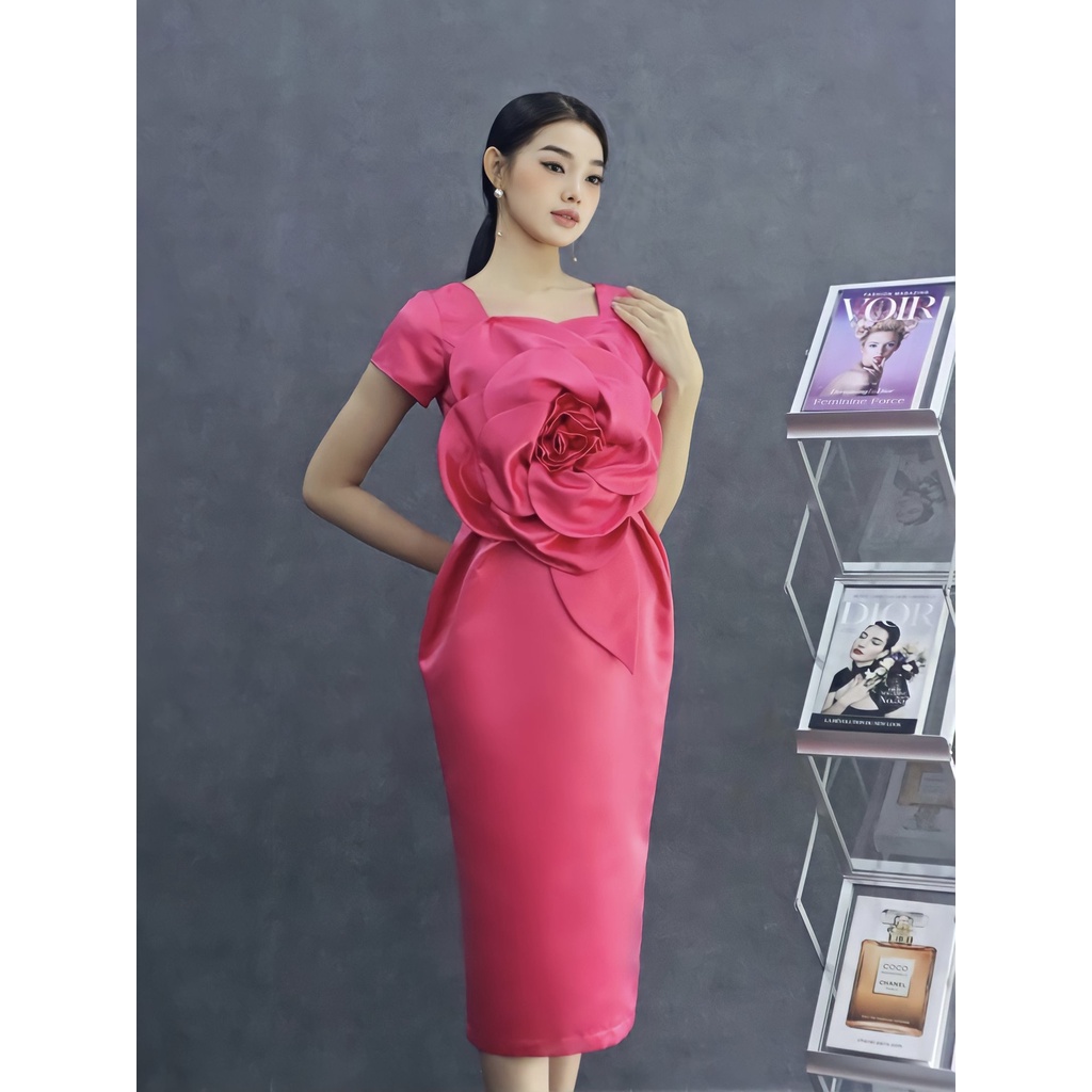 Đầm bút chì hoa 3D sang trọng