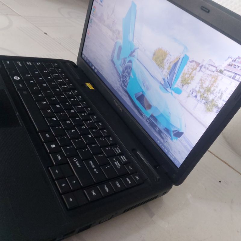 Laptop To-Si-Ba ram 8Gb Ổ SSD 128GB Win 10 core i3 đầy đủ phụ kiện Bảo hành 1 năm