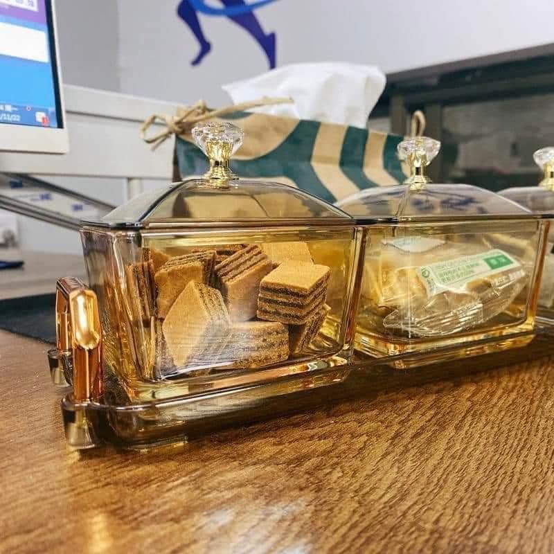 Khay đựng mứt 6 ô kèm khay, chất liệu mika trong suốt sang trọng