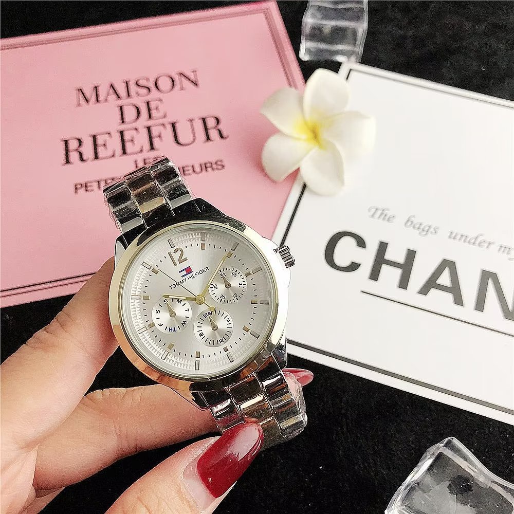 Đồng Hồ Đeo Tay Tommy Hilfiger Mặt Tròn Đính Đá Thời Trang Cho Cặp Đôi