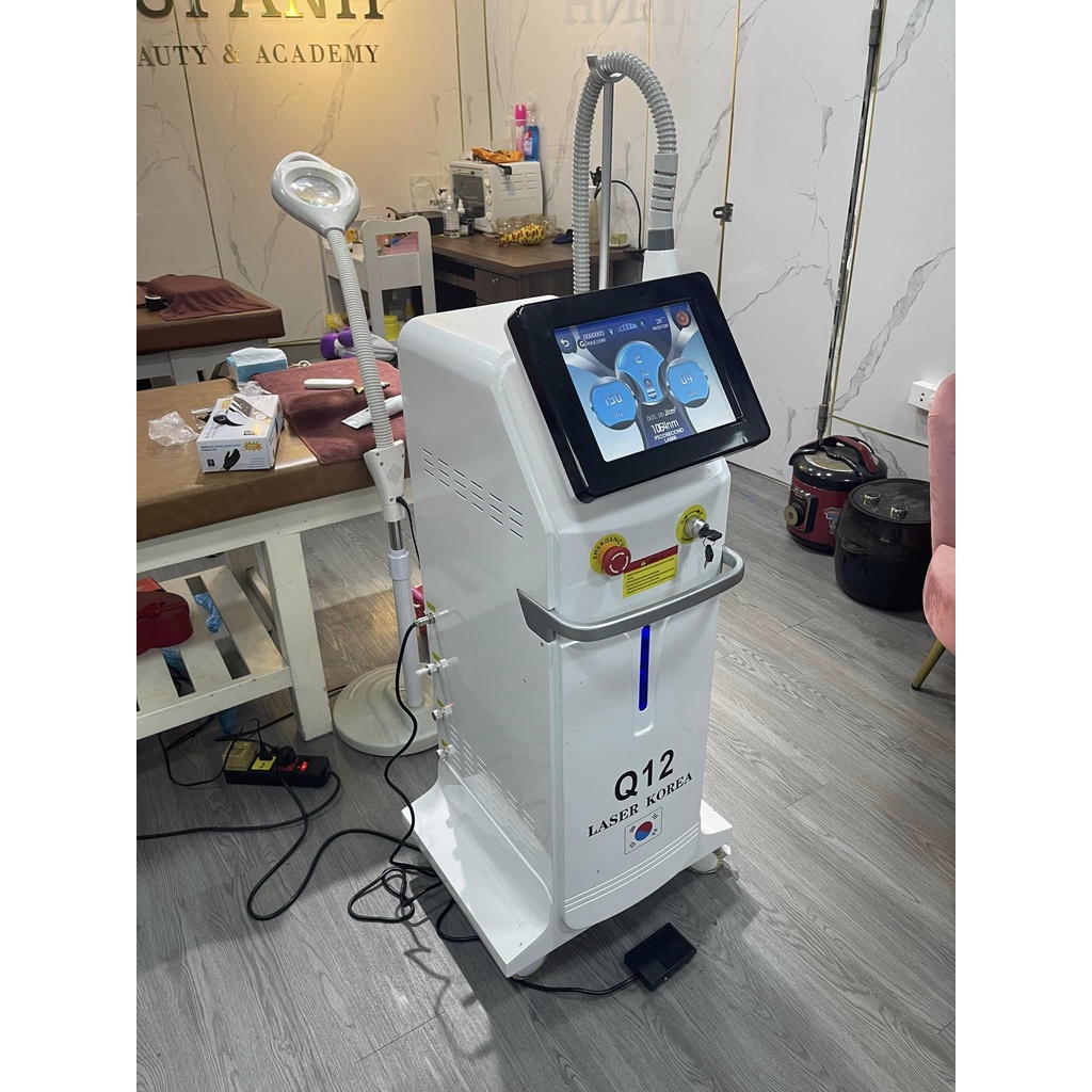 Máy laser Q12 - Máy xóa xăm,xóa nám,xóa tàn nhang bảo hành 24 tháng