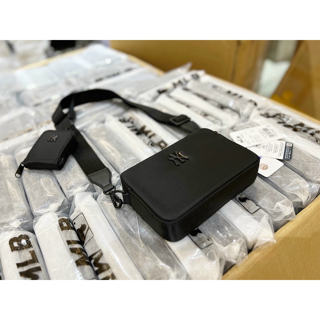 Túi MLB dành cho cả nam và nữ có kèm túi nhỏ chất vân ô xước