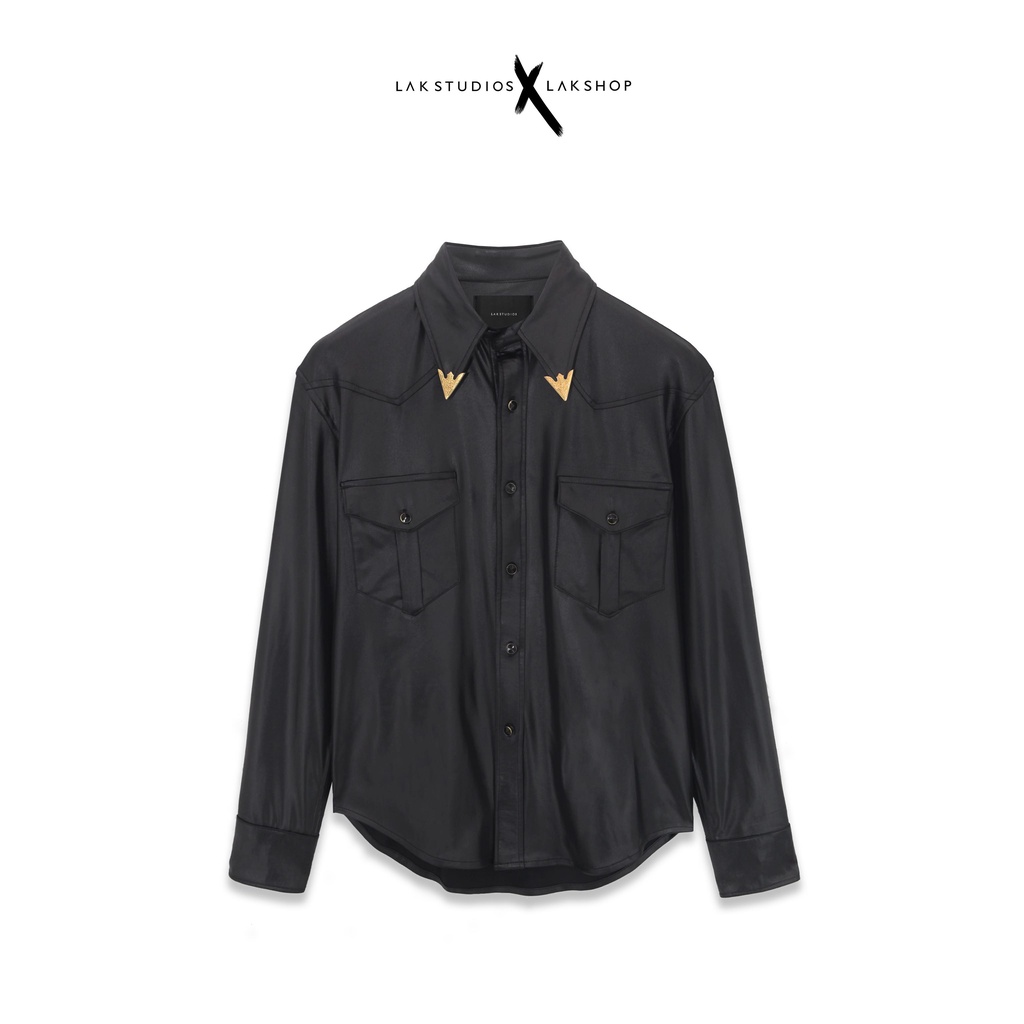 Áo sơmi tráng da Lak Studios Faux Leather with Metallic Collar Tip Shirt