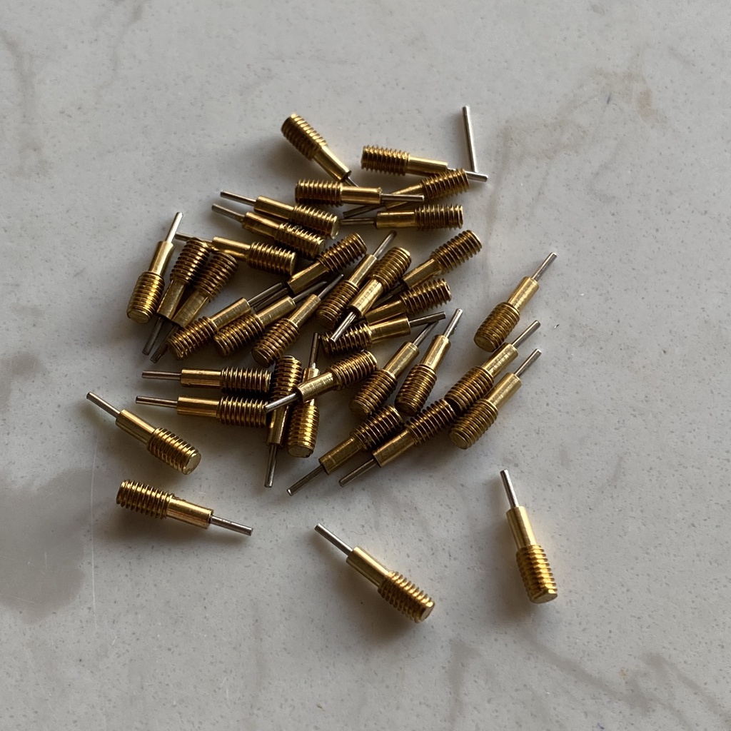 Đầu đục mắt dây kim loại