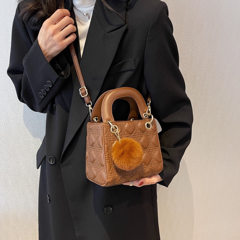 Ielgy Túi Đeo Chéo Hình Thoi Bằng Len Phối Bóng Lông Chất Lượng Cao