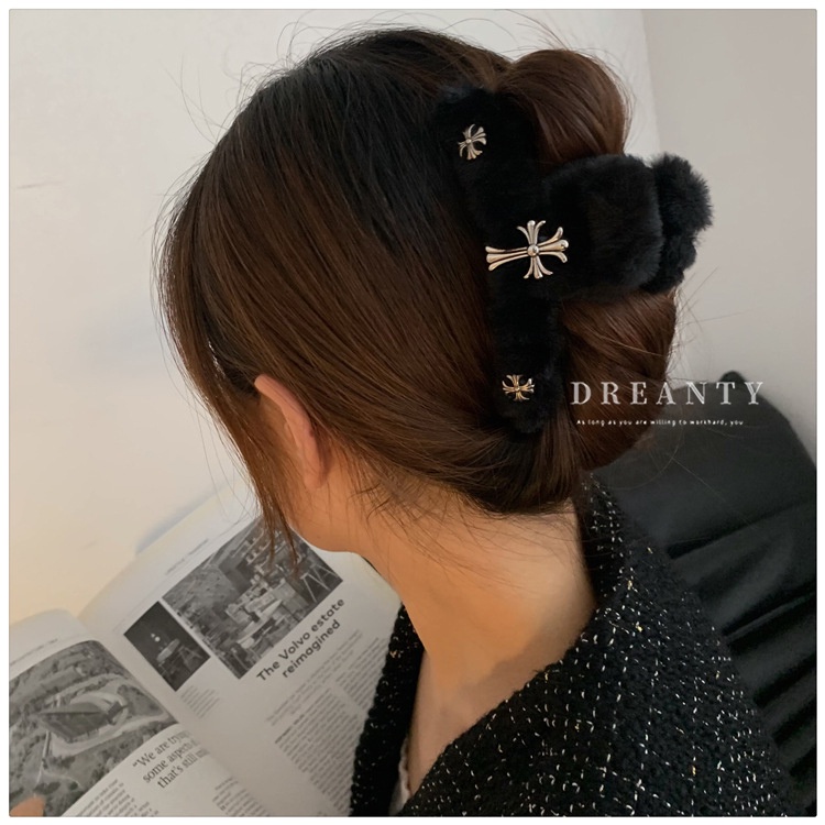 Kẹp Tóc Lông Nhung Đan Chéo Lưng Độc Đáo Thời Trang Thu Đông Hàn Quốc