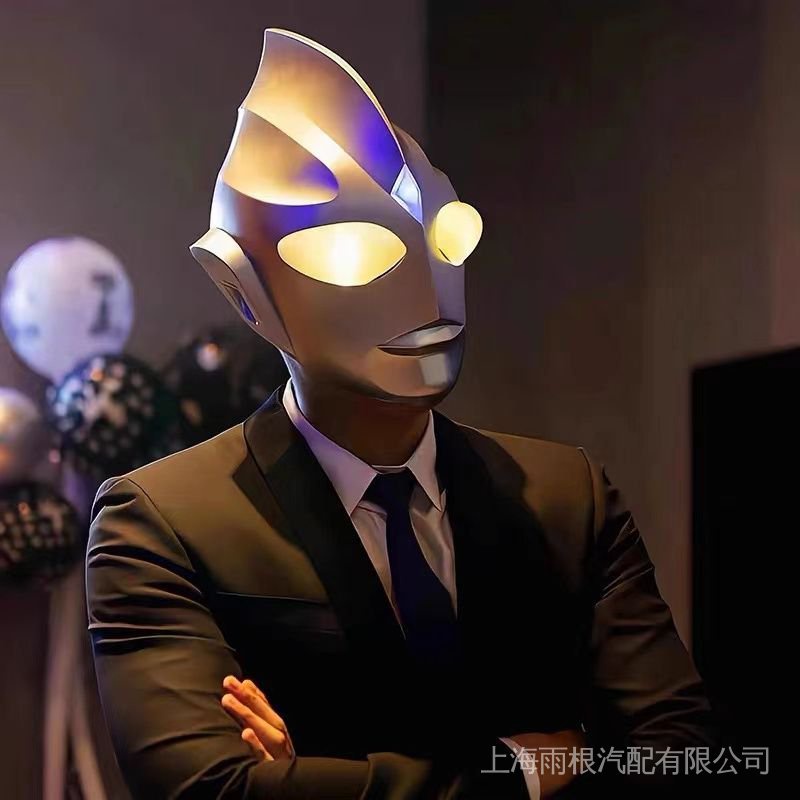 Mũ Bảo Hiểm Ultraman Tiga Dạ Quang Độc Đáo Cho Người Lớn Và Trẻ Em 6-12 Tuổi