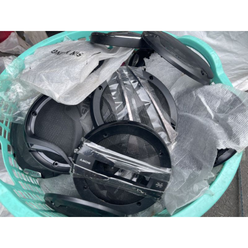 Cặp lưới loa loa xe hơi 13cm 16cm . giá 2 cái