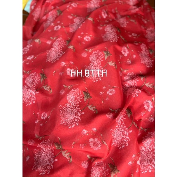 Vải tơ ánh hoa cúc màu đỏ