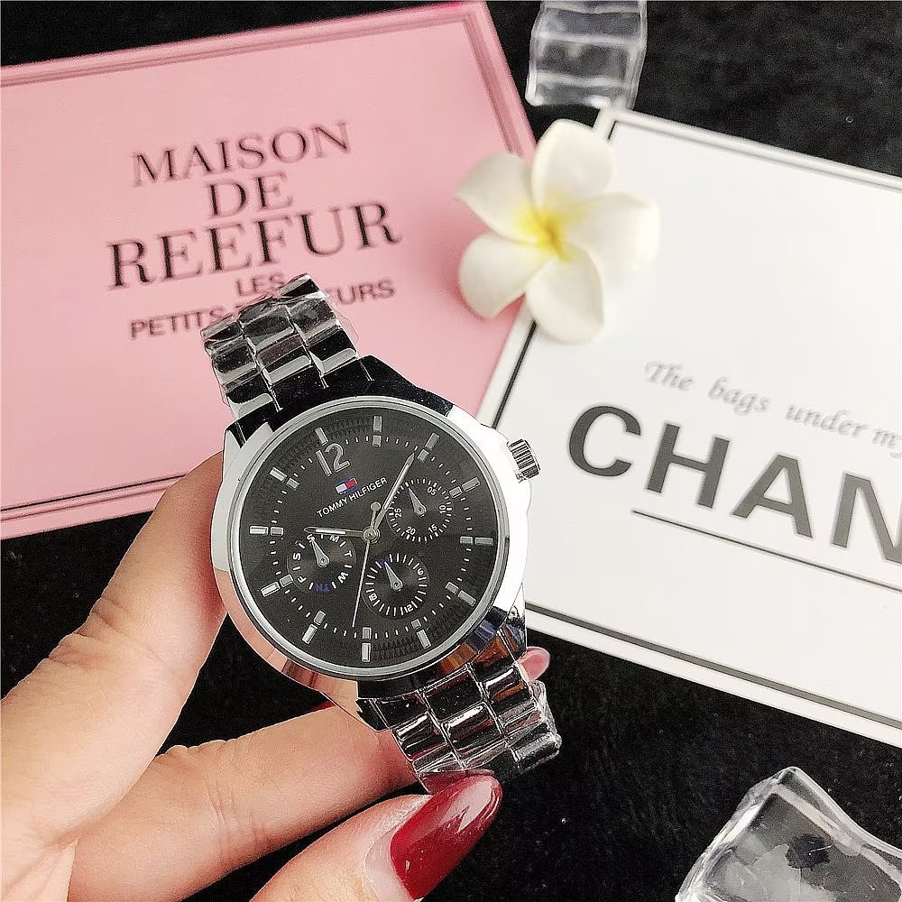 Đồng Hồ Đeo Tay Tommy Hilfiger Mặt Tròn Đính Đá Thời Trang Cho Cặp Đôi