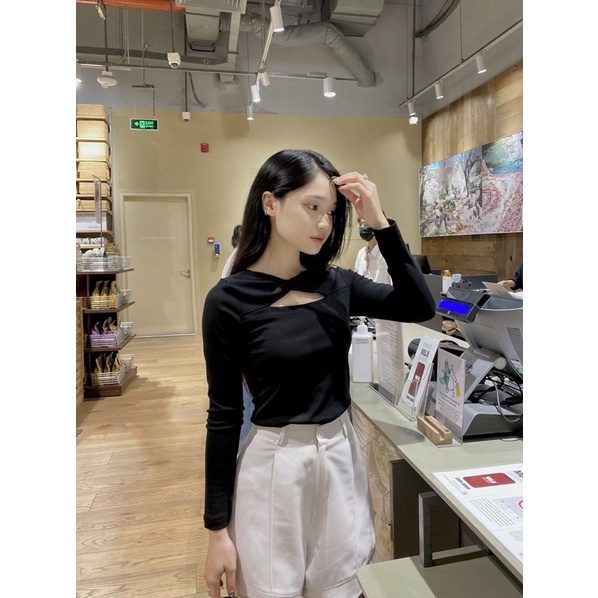 Áo Thun Dài Tay Nữ The Basic by HYN Thiết Kế Xoắn Ngực Chất Len Thun Co Giãn Ôm Body