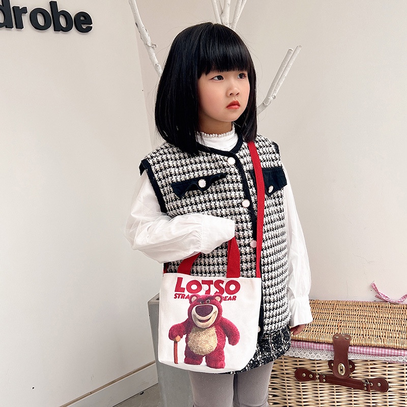 Túi Đeo Chéo Mini Bằng Vải Canvas Hình Gấu Dâu Tây Dễ Thương Dành Cho Trẻ Em Và Người Lớn