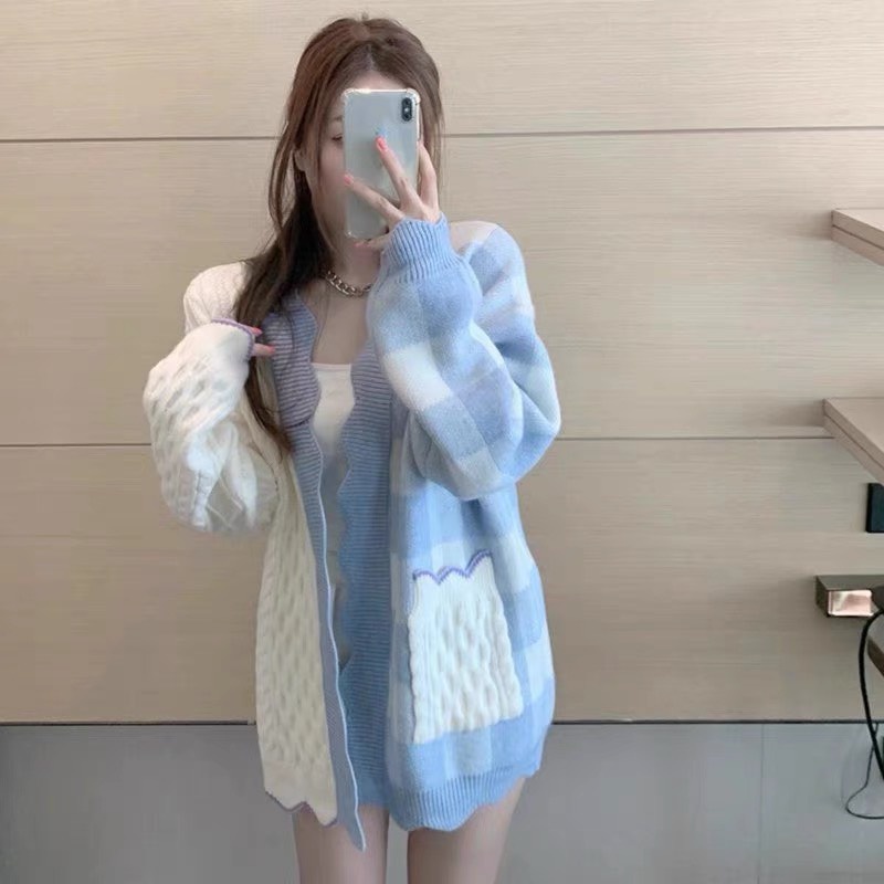 Hàng Sẵn_ Áo khoác len phối màu xanh sữa viền cánh hoa anh đào