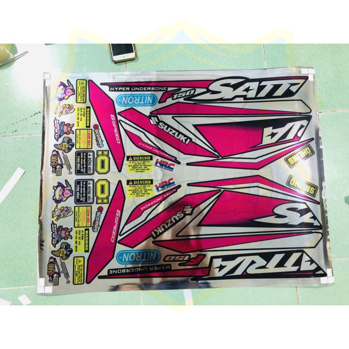 DECAL PVC 5 LỚP CHẤT LƯỢNG CAO Tem rời satria fi hồng đen chất liệu crom