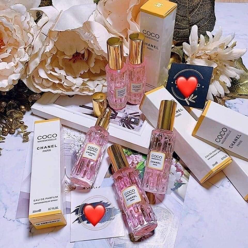 NƯỚC HOA CÔ GÁI CHÂN DÀI KARRI 30ML
