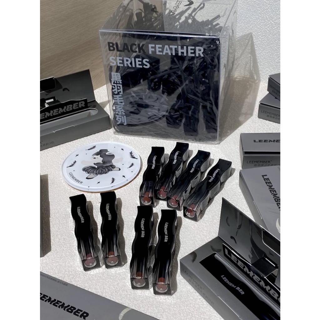 Son Môi leemember yo jelly son bóng Màu Đen Hình Lông Vũ Dưỡng Ẩm Cho Môi