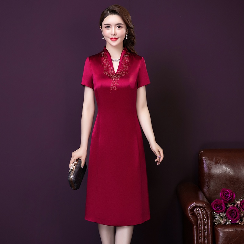 [Phong Cách Mới Đầm Sườn Xám Trung Bình Dài Đến Giữa Tuổi Quý Phái Sang Trọng Quý Phái Phong Cách Phương Tây Cho Mẹ Và Con Gái