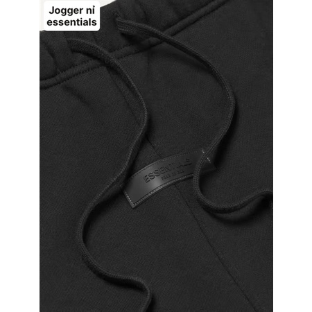 Jogger nỉ Essentials
