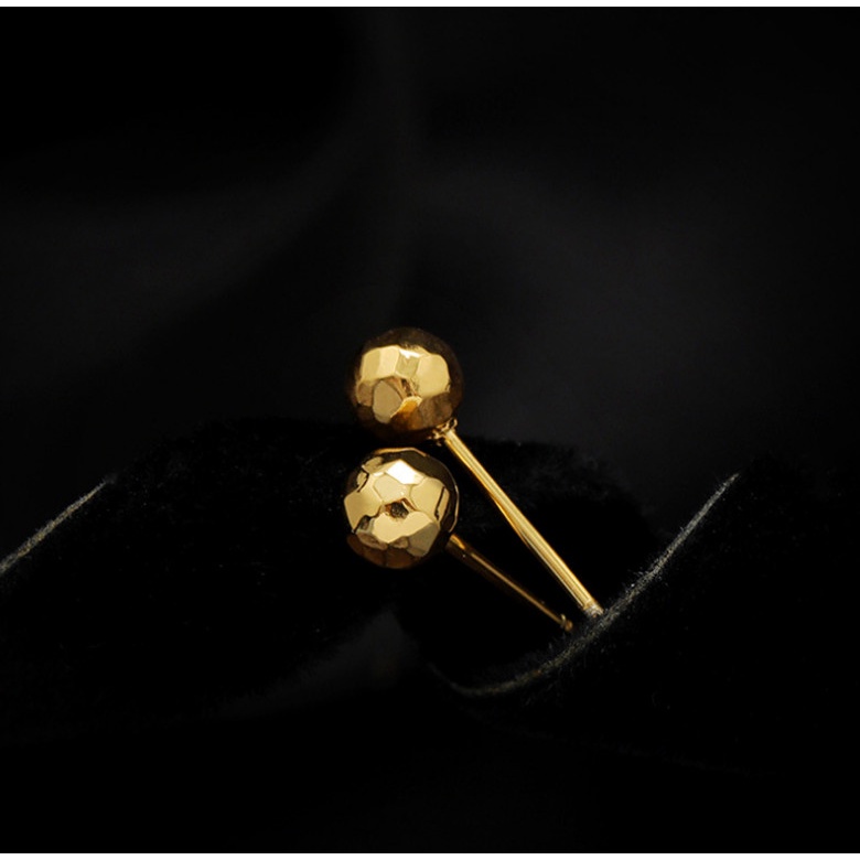 Bông Tai Trái Châu Chạm Lục Giác Chất Liệu Titan Không Han Rỉ TT4505