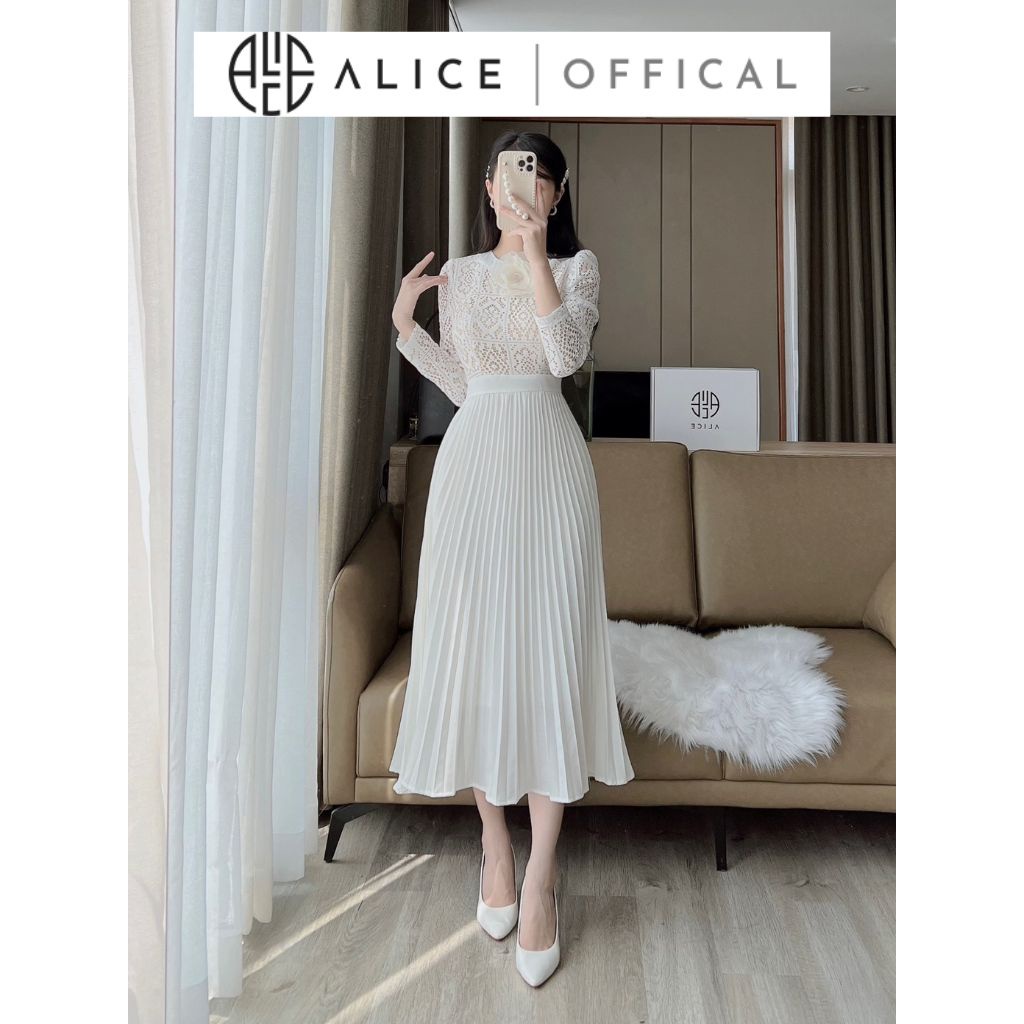 Váy Ren Tiểu Thư Cổ Tròn Lót Lụa ALICE Dáng Xoè Dập Ly Kèm Hoa Đính Ngực Thanh Lịch Đi Tiệc Dạo Phố V878