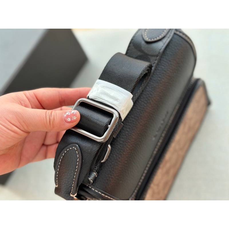 Túi đeo chéo Coach thời trang cao cấp 2023