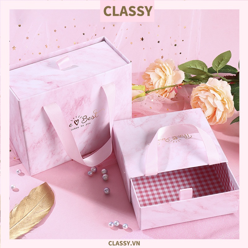 Hộp giấy cứng nhiều kích cỡ đựng quà tặng Classy in chữ THE BEST có quai xách, chất liệu cứng cáp [Q223]