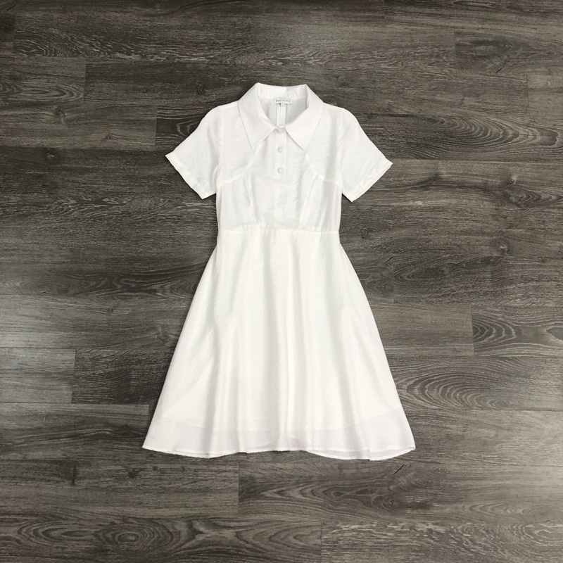 Đầm WAREH@USE cổ polo