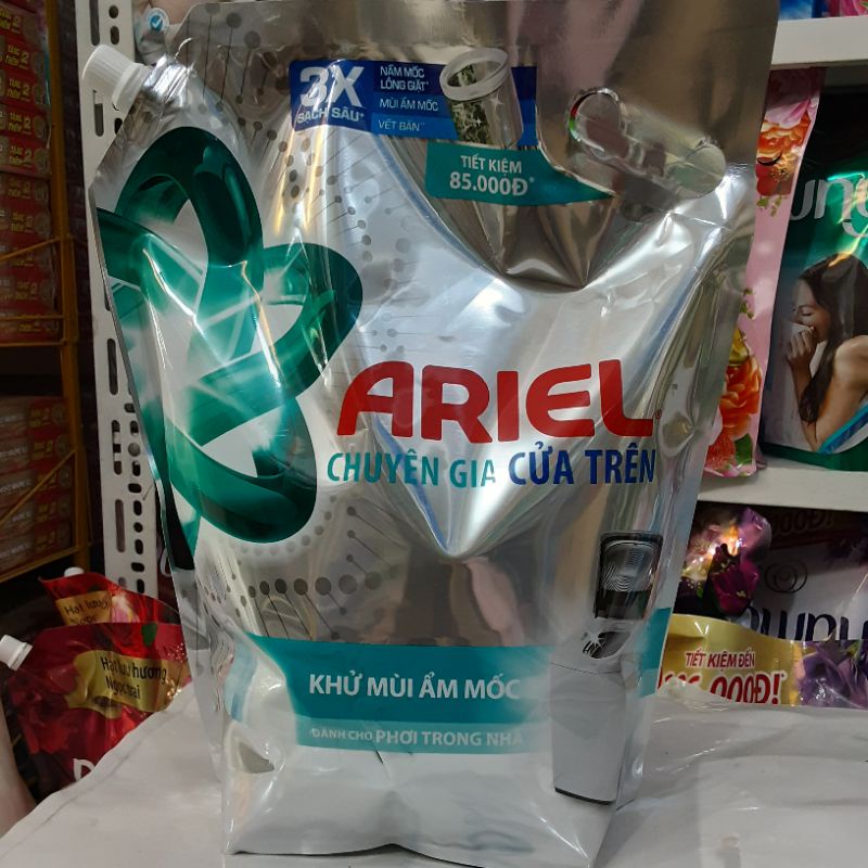 Nước giặt Ariel Chuyên Gia Cửa Trên Khử mùi ẩm mốc túi 3.2kg