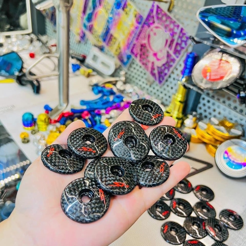 Ốc Đậy Chân Kính Sh 125, Sh 150, Sh 300 Carbon  Xịn Sò Kèm Ốc Gắn - Giá 1 Con - Đồ Chơi Xe Sh