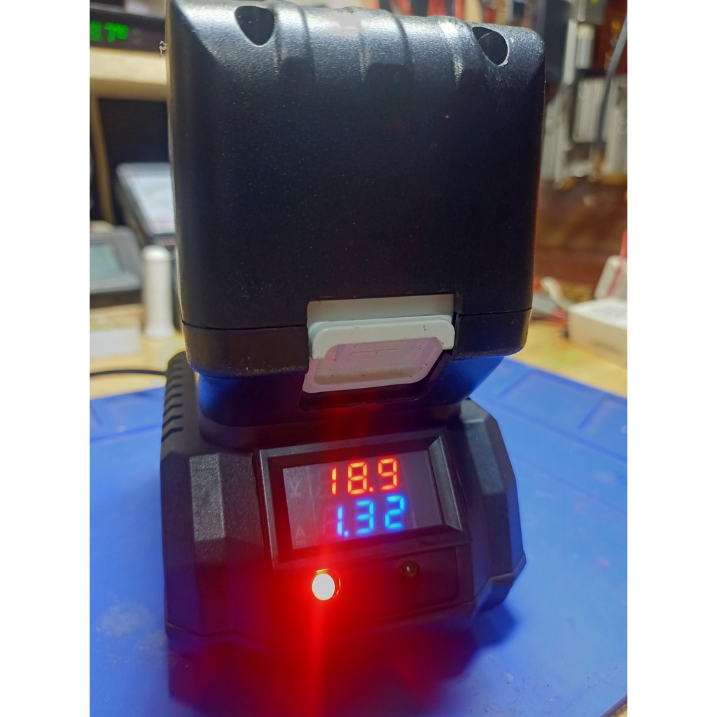 Sạc Pin 21v có đồng hồ