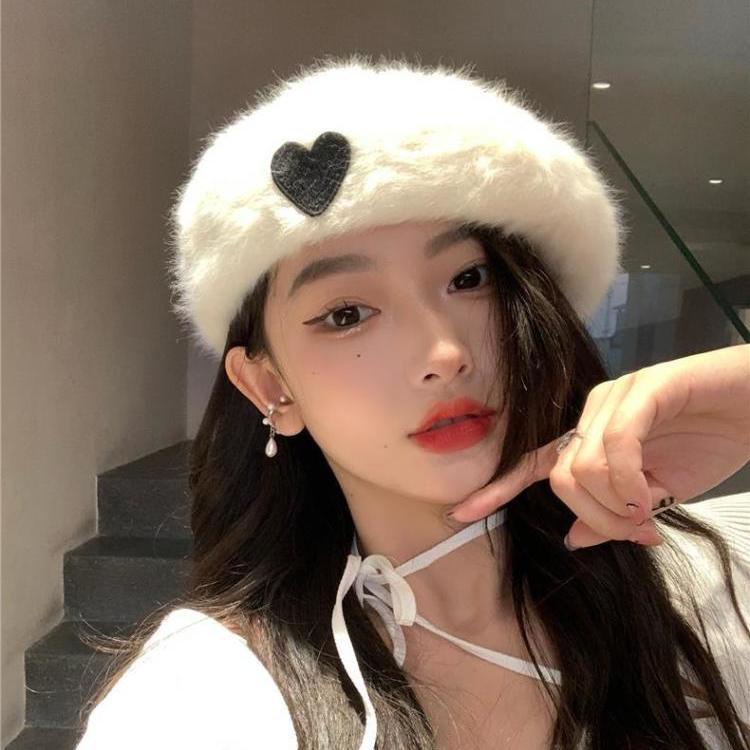 Mũ Beret Lông Nhung Màu Trắng Thêu Hình Trái Tim Xinh Xắn Cho Nữ