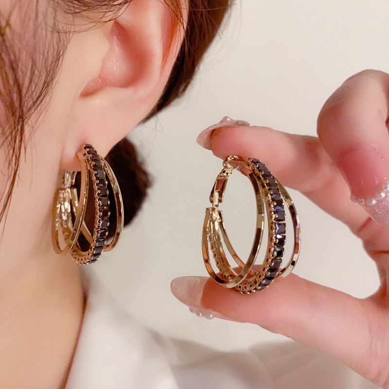 Bông tai nữ chuôi bạc 925 Suri Accessories khoen tầng nhiều lớp đính đá đen phụ kiện trang sức đẹp