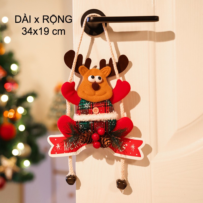 Thú bông treo cửa Giáng Sinh/ Noel cầm bảng gỗ Merry Christmas, Treo cửa trang trí quán cafe, văn phòng, phòng ngủ