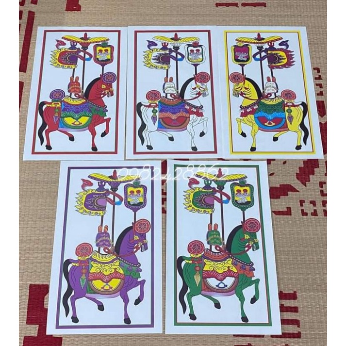 ngựa 5 phương bằng giấy. 1 bộ gồm 5 bức / 5 màu.đóng gói 10 bộ/ kiện.kích thước 30×45cm