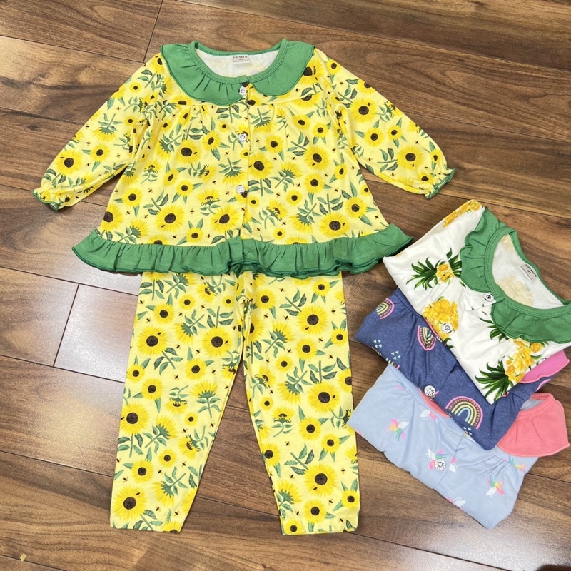 Bộ pyjama tay dài nút dọc cổ bèo bé gái