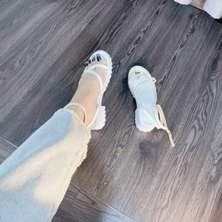 Sandal gót vuông 3 phân doliie quai xỏ ngón chiến binh đế vàng chống trượt