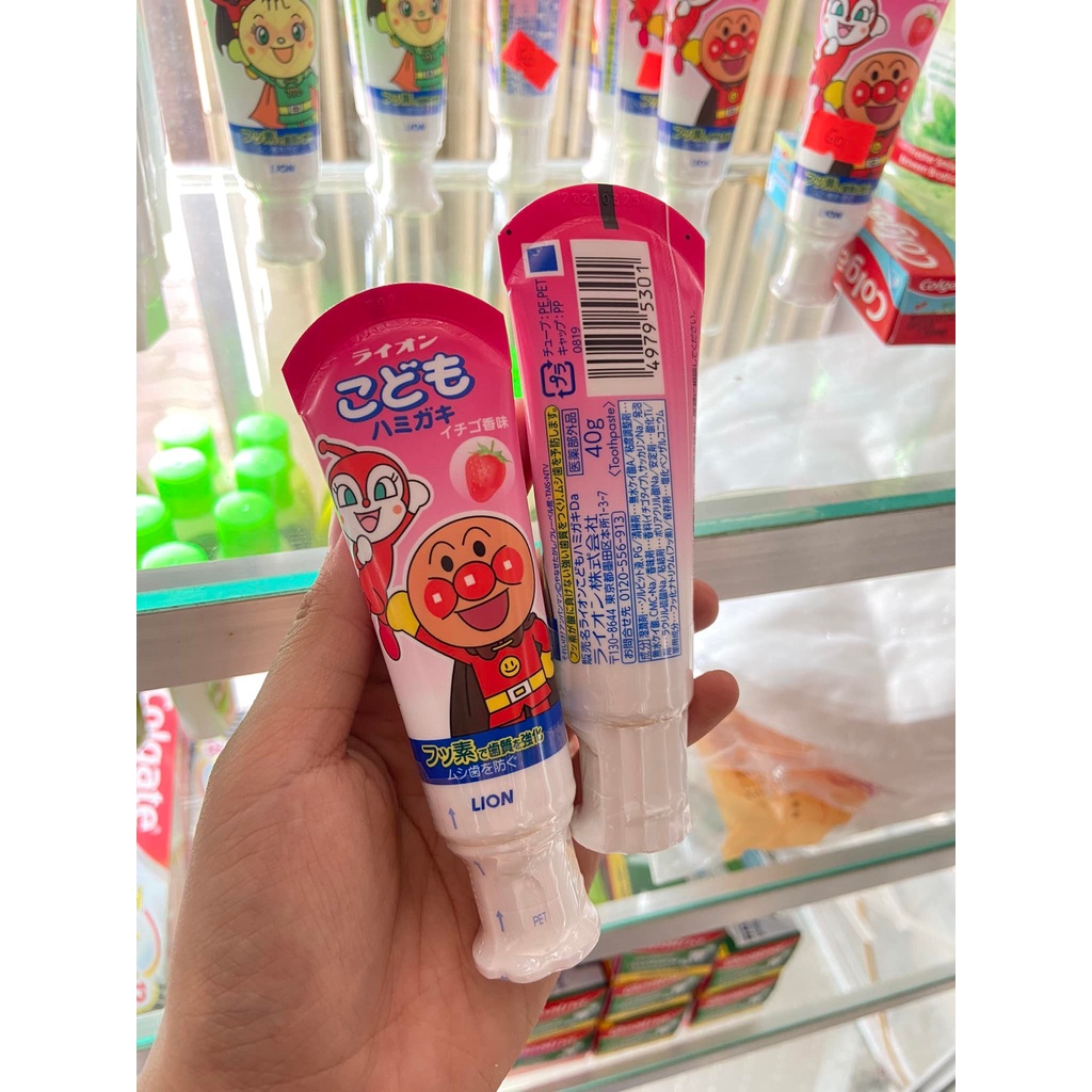 Kem Đánh Răng nuốt được Lion cho bé Nhật Bản