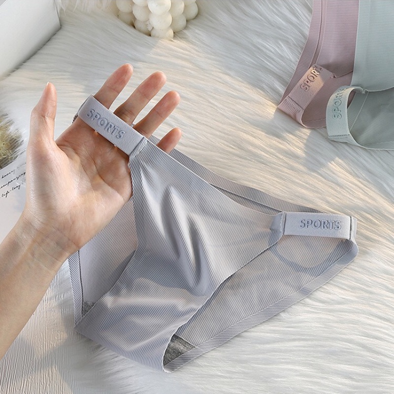 Quần Lót Lụa Mát Không Đường May Kháng Khuẩn Thoáng Khí Cho Nữ